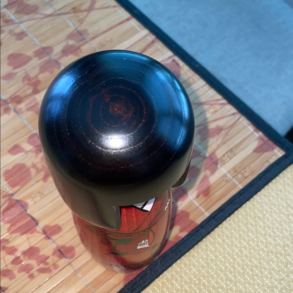 Beautiful kokeshi with kimono and flowers. - Picture 6 of 7